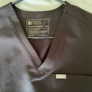 Figs scrub top